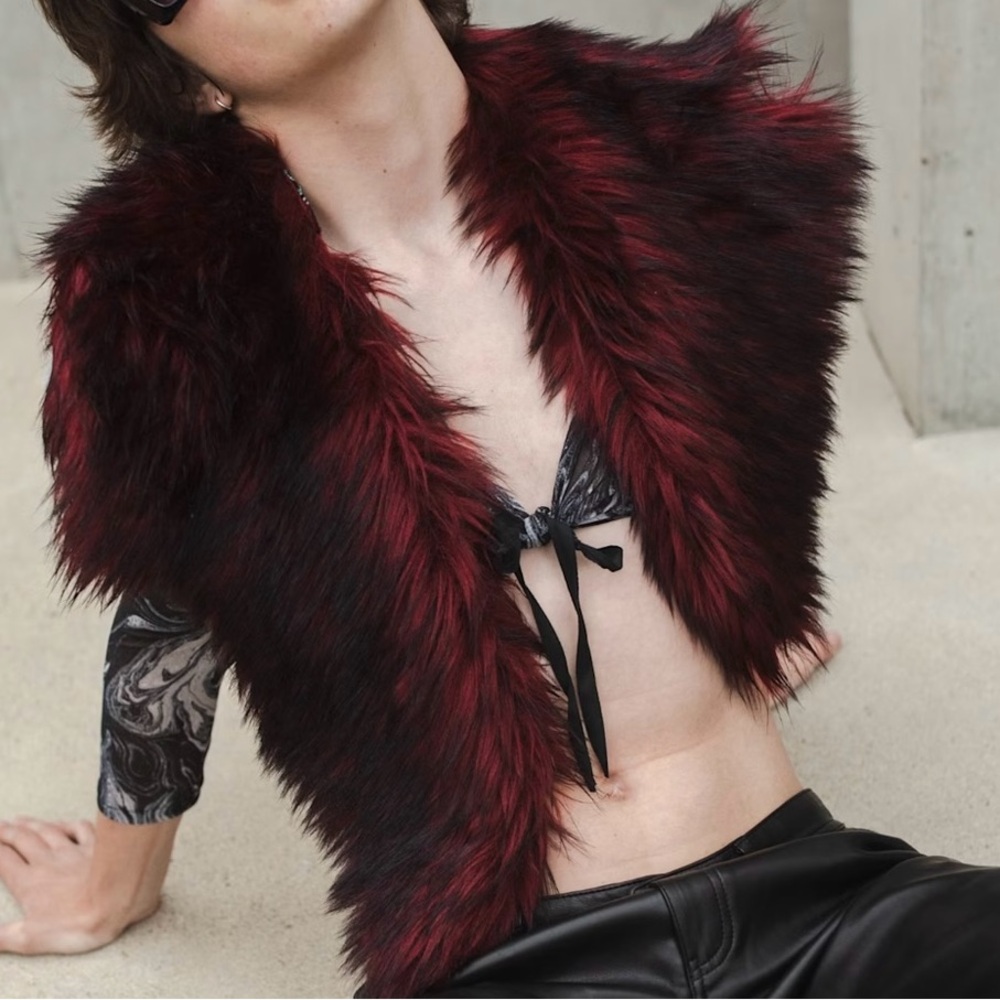 Jennafer Grace ox blood faux fur collar shawl